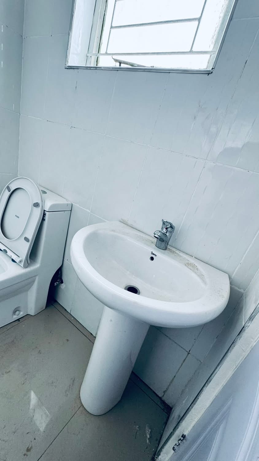 251AA2AF-A83F-4AA4-B9A8-88F5274113A1