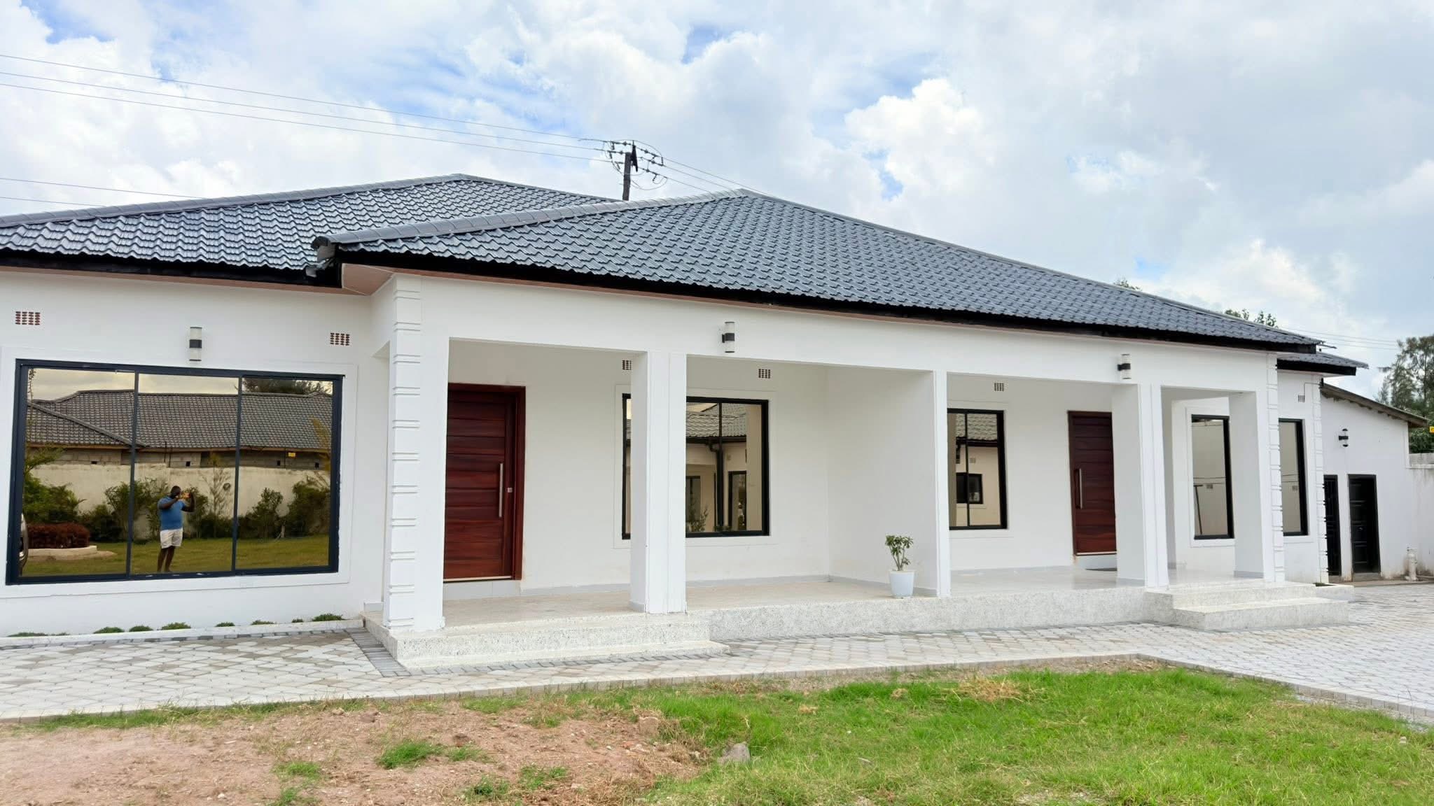 4644B131-C1B8-4049-94D1-8B24F46F5383