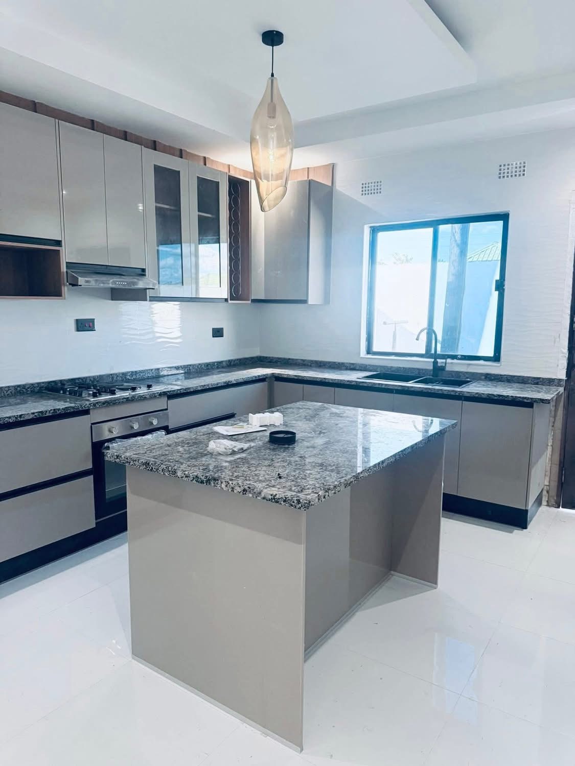 9C362D12-6A3A-4B8F-9EA1-D0277BB03311