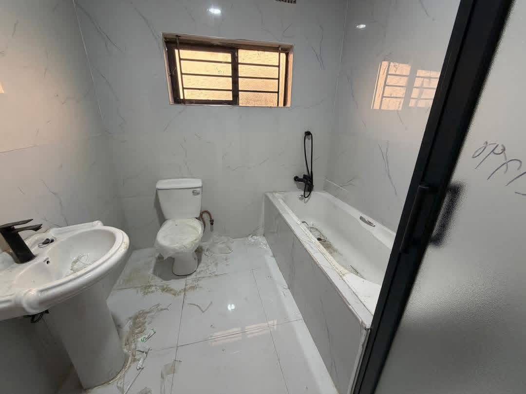 A7742990-39A0-4EEC-8C26-6801EC808AF0