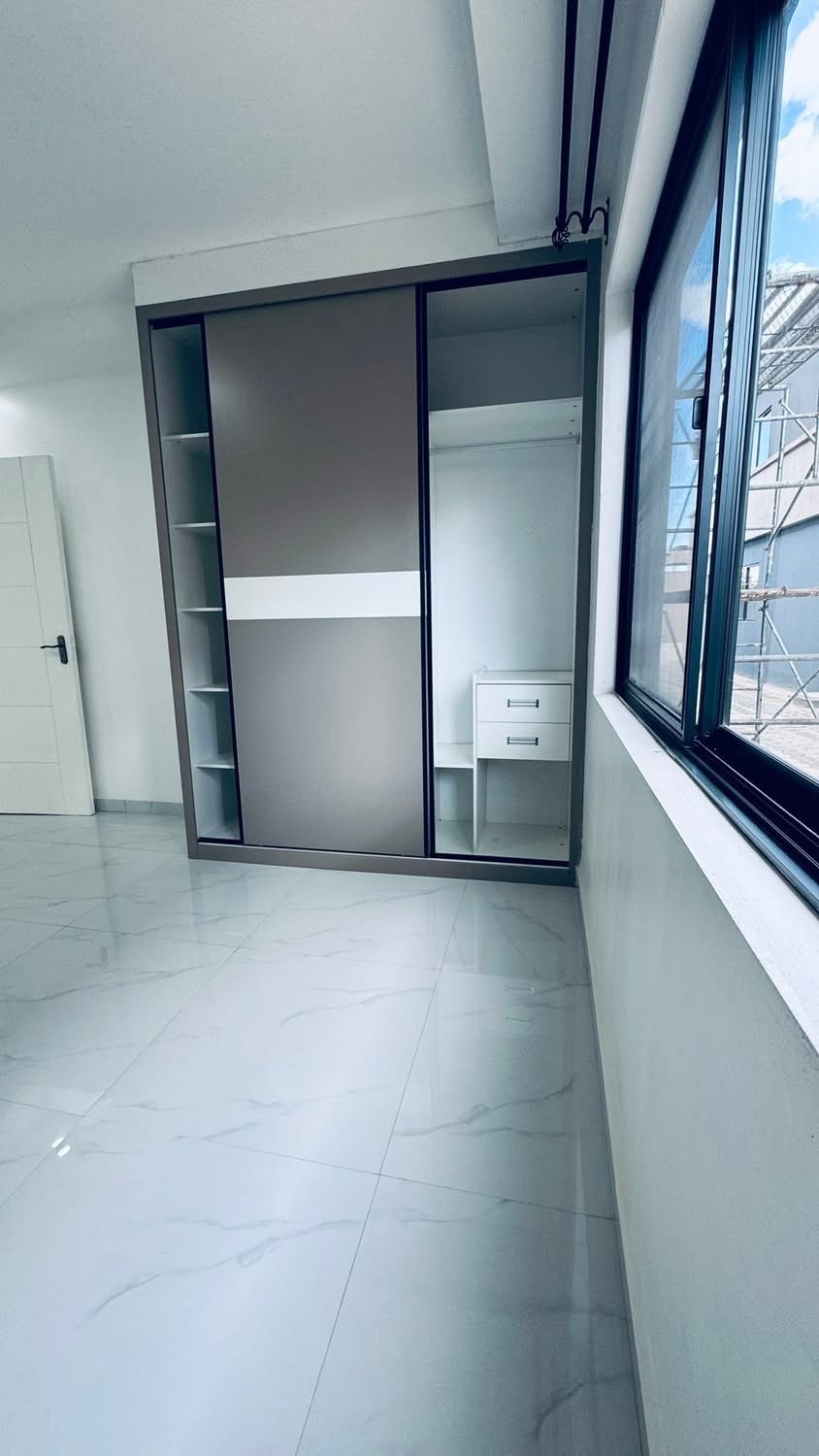 E4762551-4DFE-4E02-A9FD-DFEF77594CDD