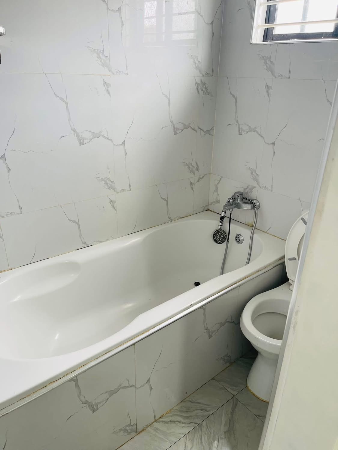 0A644C4B-B808-491E-97A0-D354AA90725A