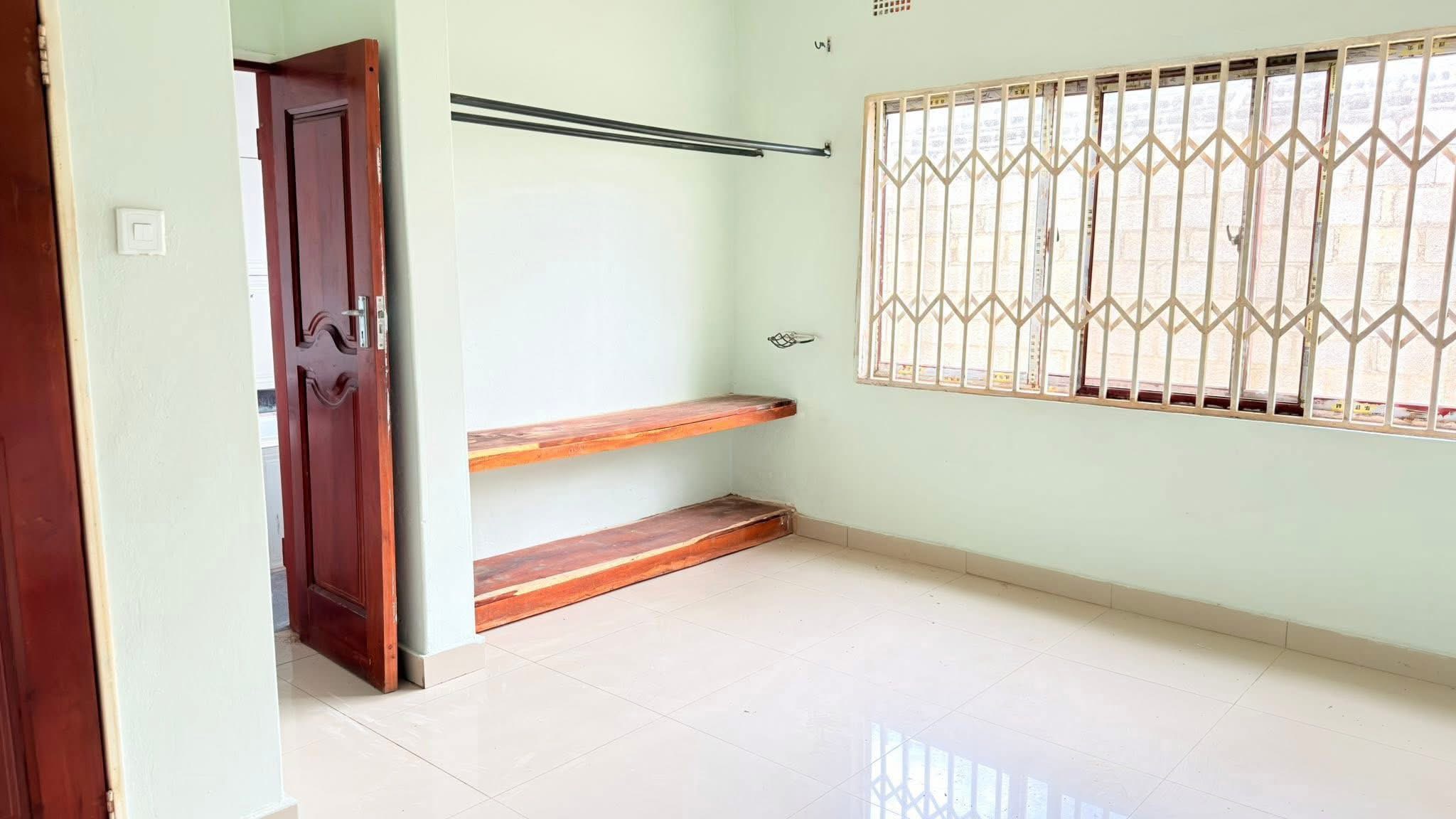 BDDFA190-DE69-4368-8326-1A5423250547